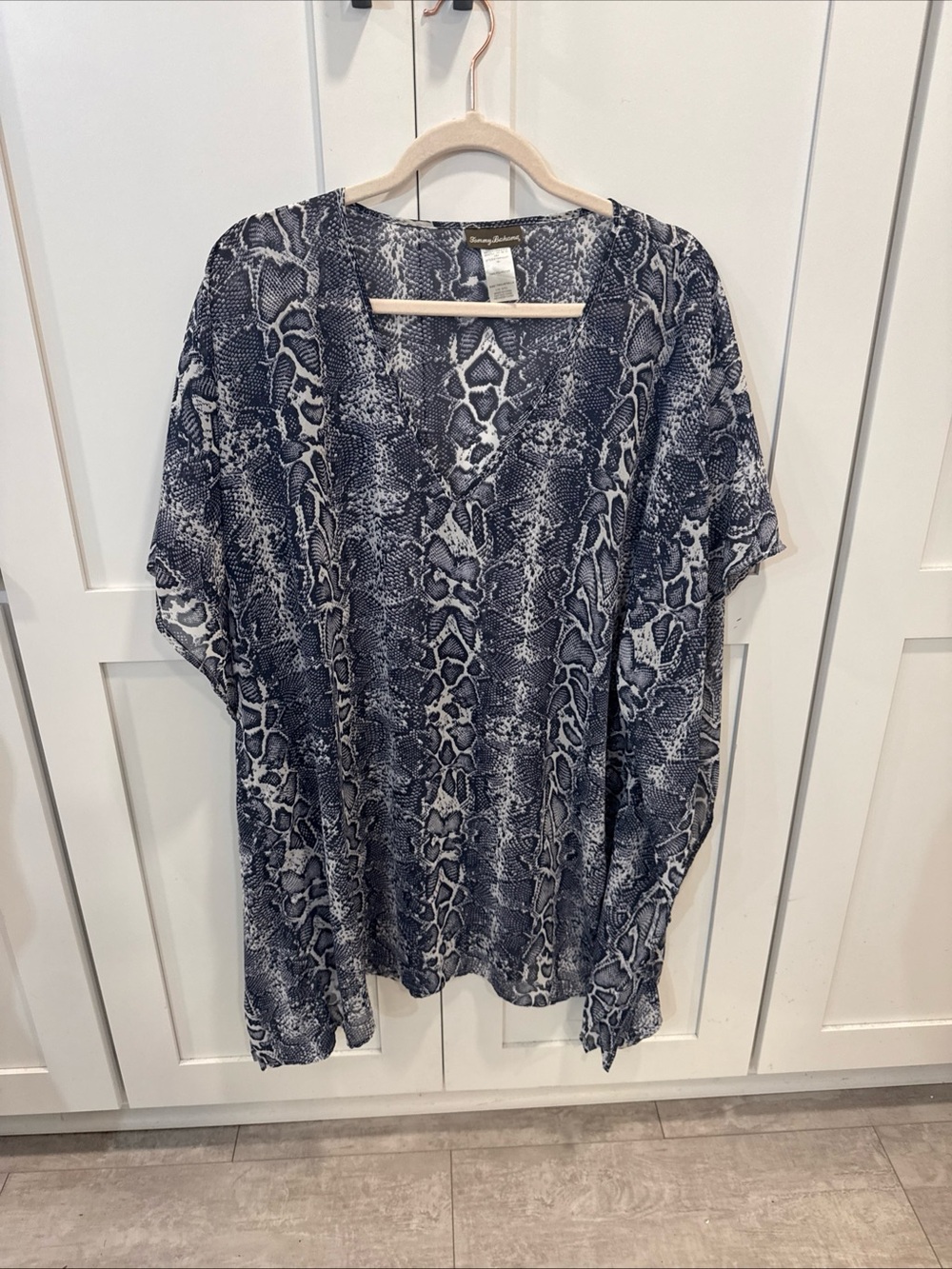 Tommy Bahama Navy Snake-Print V-Neck cover up L/XL